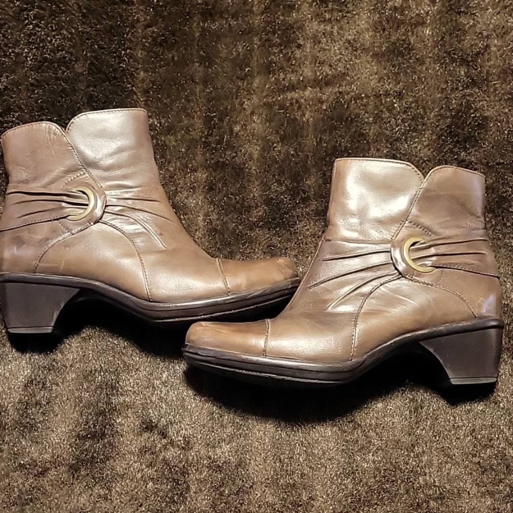 Clark's Ankle Roots,  Brown,  Size 7 1/2